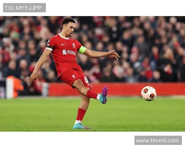 阿诺德足球四件套:打造无敌右路攻防利器全面剖析与实战应用